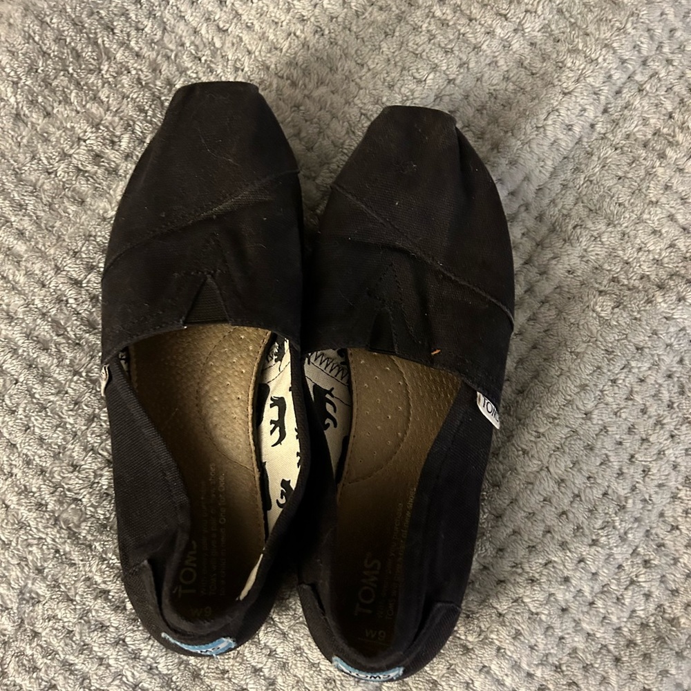 women’s toms size 9